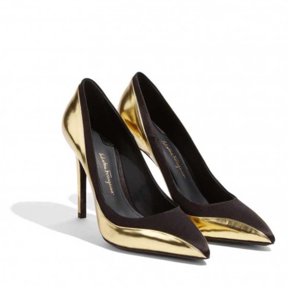 Ferragamo Giglio Gold & Black Sz 7.5